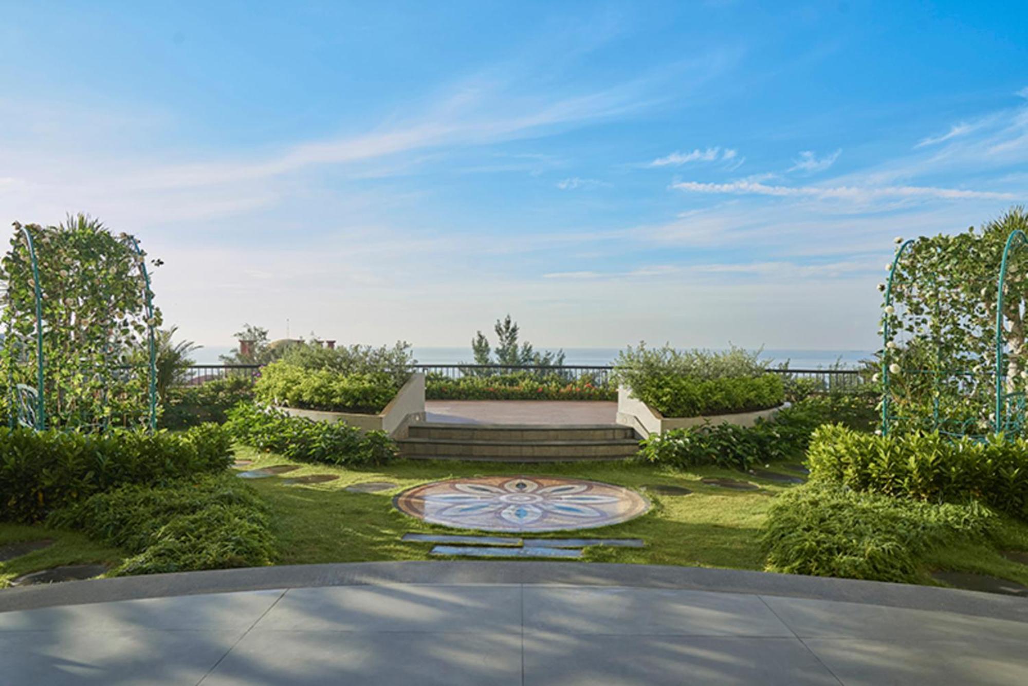 Vias Hotel Vung Tau - Transportation Included Exterior photo The garden