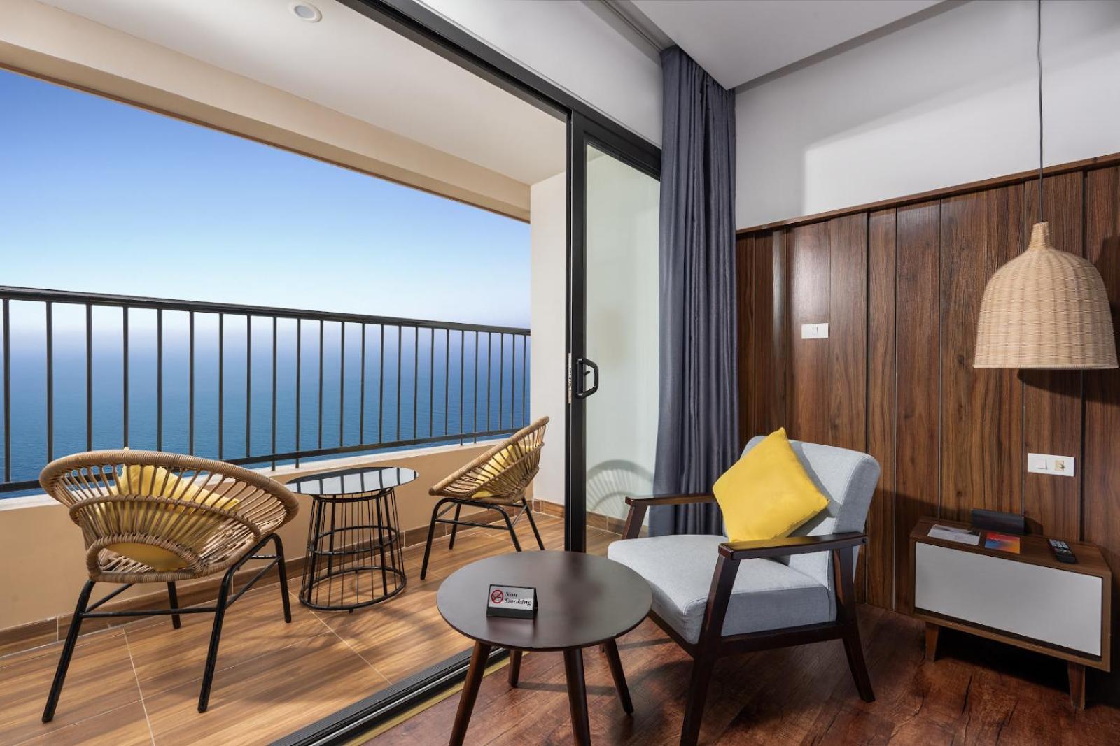 Vias Hotel Vung Tau - Transportation Included Exterior photo